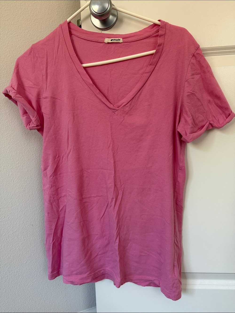 LA Made v neck tee S